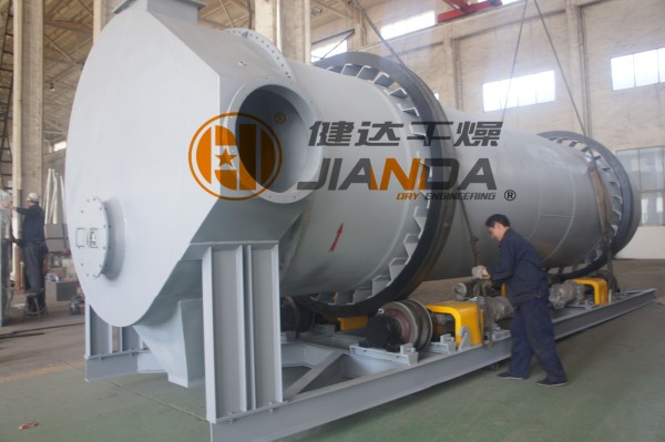 HZG型直接加熱式回轉滾筒幹（gàn）燥機